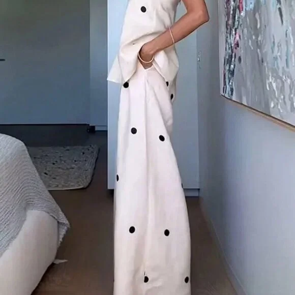 Elegant 2 piece polka dot tube top and wide legged coord set